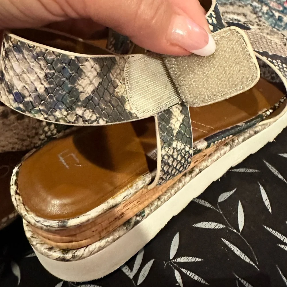 FRANCO SARTO CHIARA Holographic SNAKESKIN PLATFORM GRAY BROWN CORK SANDALS 9